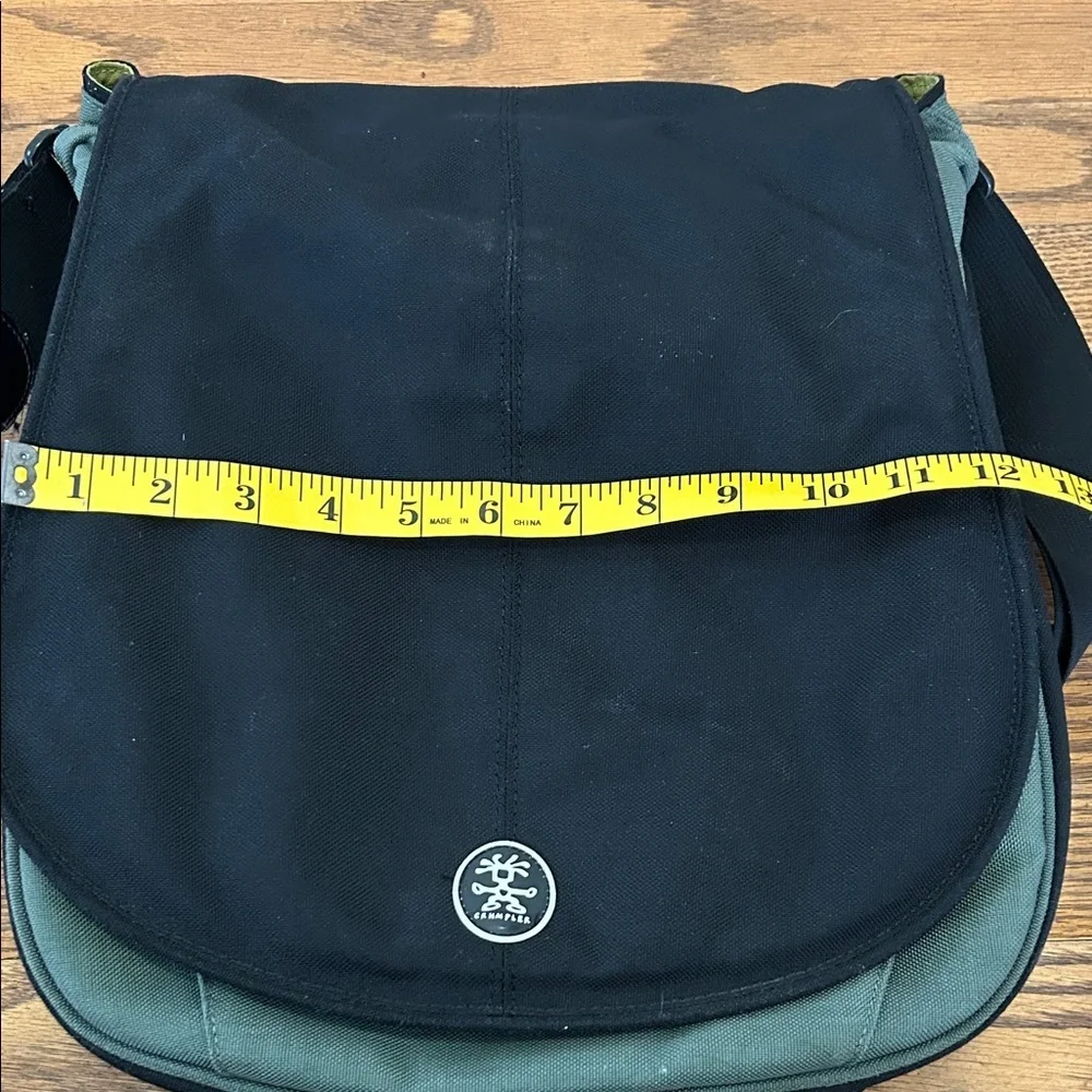 Crumpler bag large